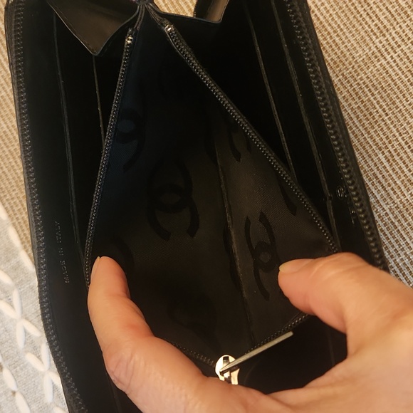 CHANEL Black Quilted Zipper Wallet💕 - Picture 6 of 15